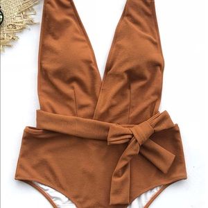 Sea Escape Solid One-piece Swimsuit Cupshe